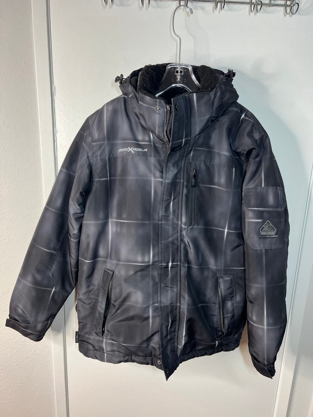ZeroXposur Men's Ski Snow Boarding Coat Hood Heavyweight Black/Grey ~ Size S
